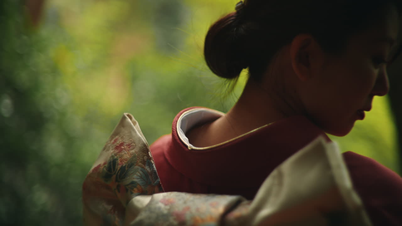 키모노를 입은 여자