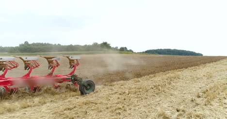 campo de siembra y cultivo de tractores agrícolas 1