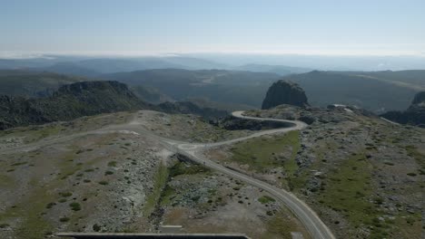 Künstliches-Wasserbecken-In-Serra-Da-Estrela,-Portugal