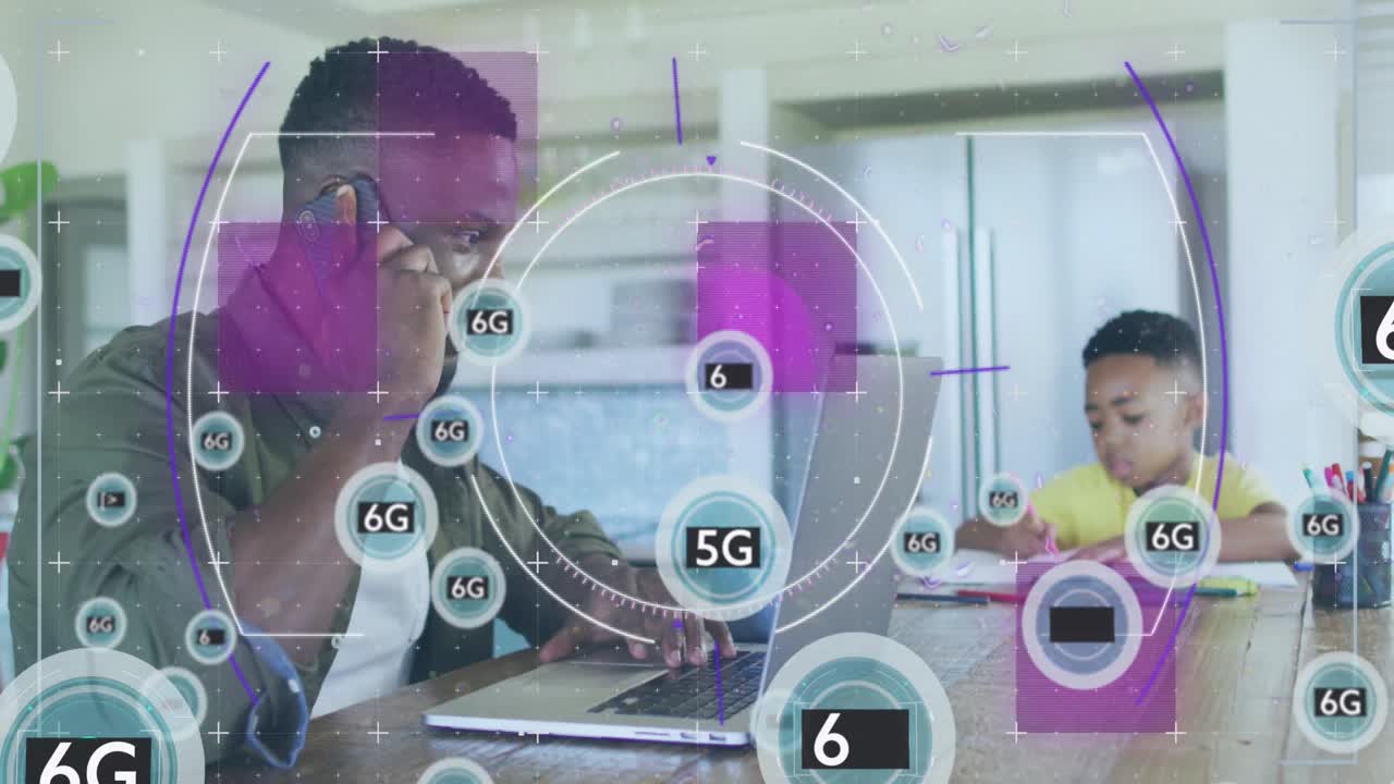 animación del procesamiento de datos sobre un padre afroamericano con su hijo usando una computadora portátil