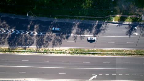 Antena-De-Arriba-Hacia-Abajo:-Tráfico-En-La-Nueva-Autopista-Polaca-Y-Caminos-Rurales-En-El-Suburbio-De-Gdynia,-Polonia