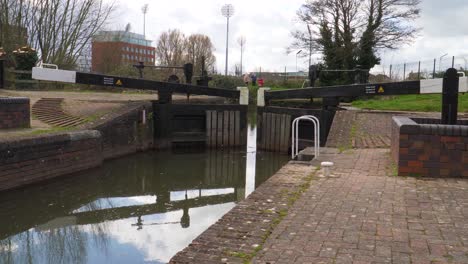 4k view of a canal gate in the bridgewater and taunton canal