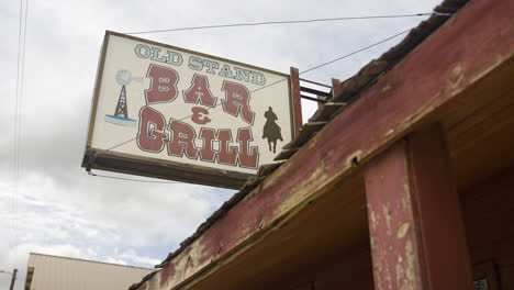 old stand bar & grill sign