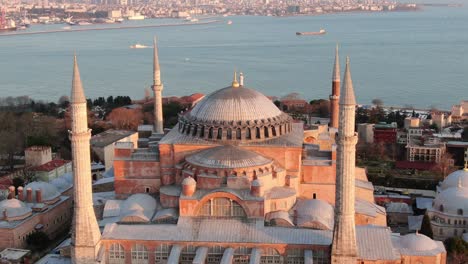 imágenes de drones del museo hagia sophia de estambul al amanecer. la mezquita hagia sophia