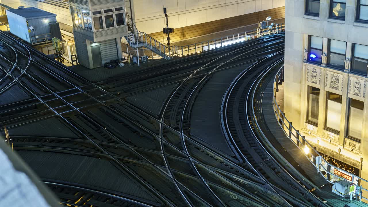 4k에서 시카고에서 밤에 cta 열차의 시간 지연