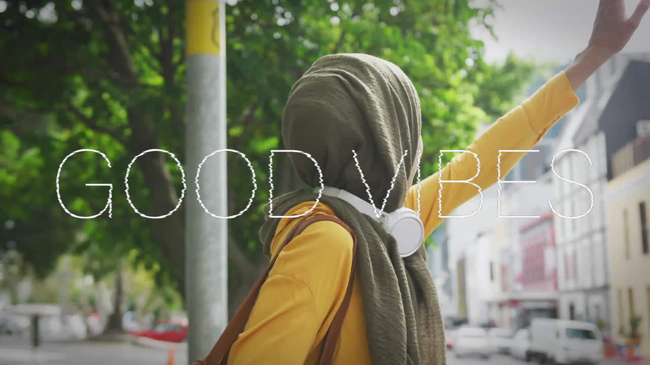 여성이 택시를 잡는 텍스트 바이브의 애니메이션