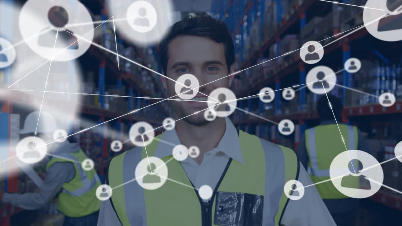 Animazione di rete di connessioni con icone su lavoratori sorridenti e diversi in magazzino