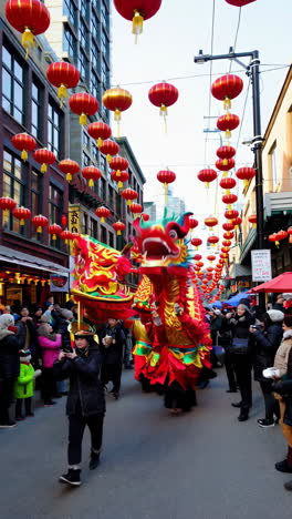 chinese new year dragon dance parade