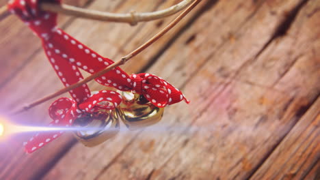 animación de luces brillantes que se mueven sobre las decoraciones de navidad