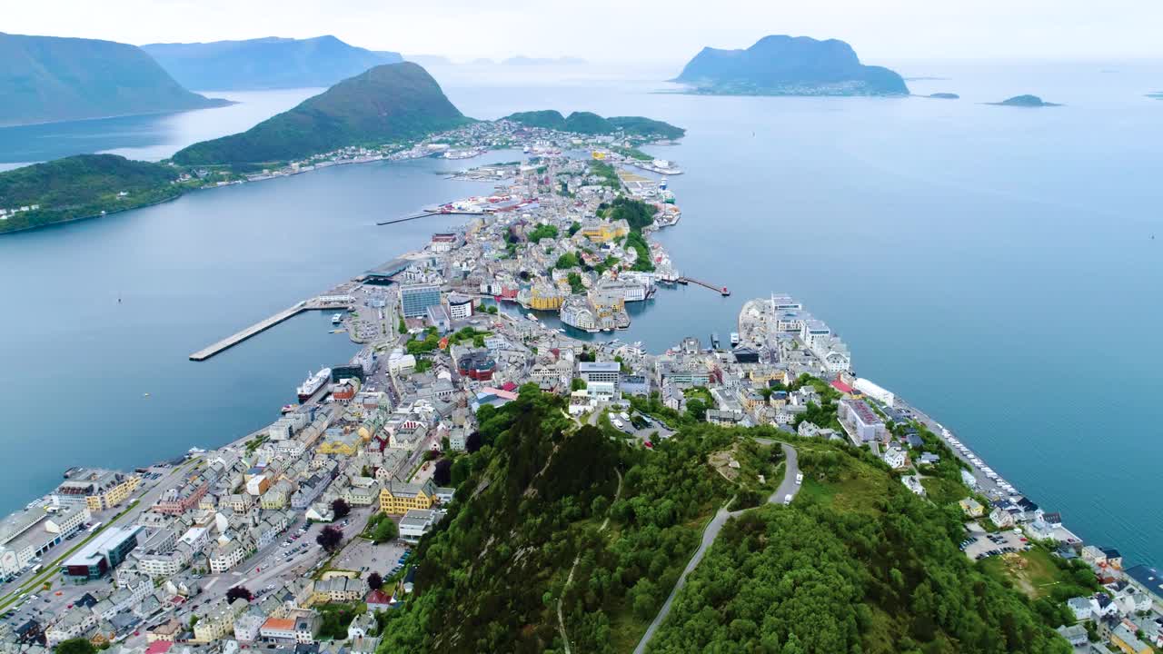 노르웨이 알레스운드 시의 항공 영상