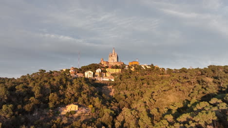 Temple-Expiatori-del-Sagrat-Cor-or-Expiatory-Church-of-Sacred-Heart-of-Jesus-on-summit-of-Mount-Tibidabo-in-Barcelona,-Catalonia,-Spain