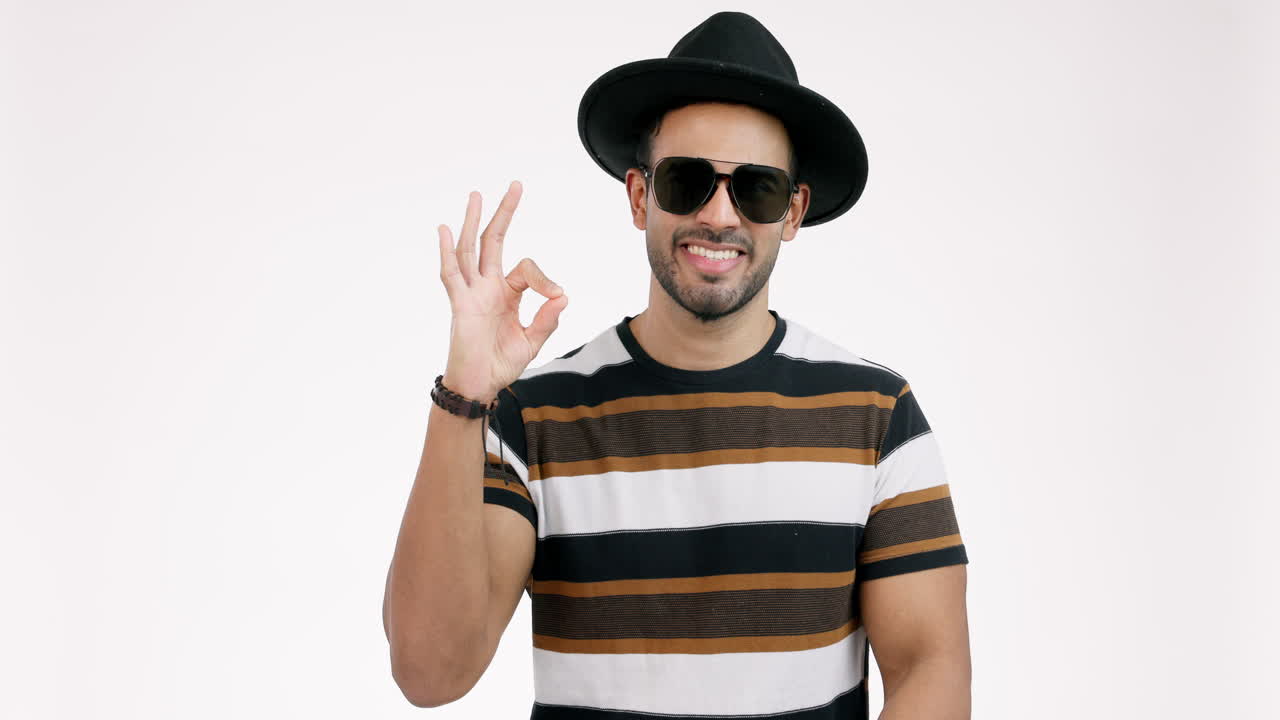 스튜디오, 얼굴과 완벽한 손을 가진 사람