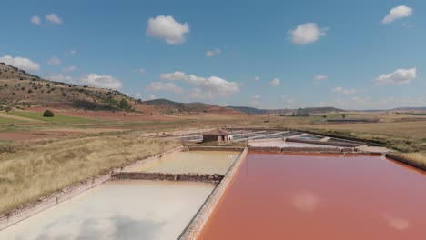 salinas de imon 盐矿的低空空中景观