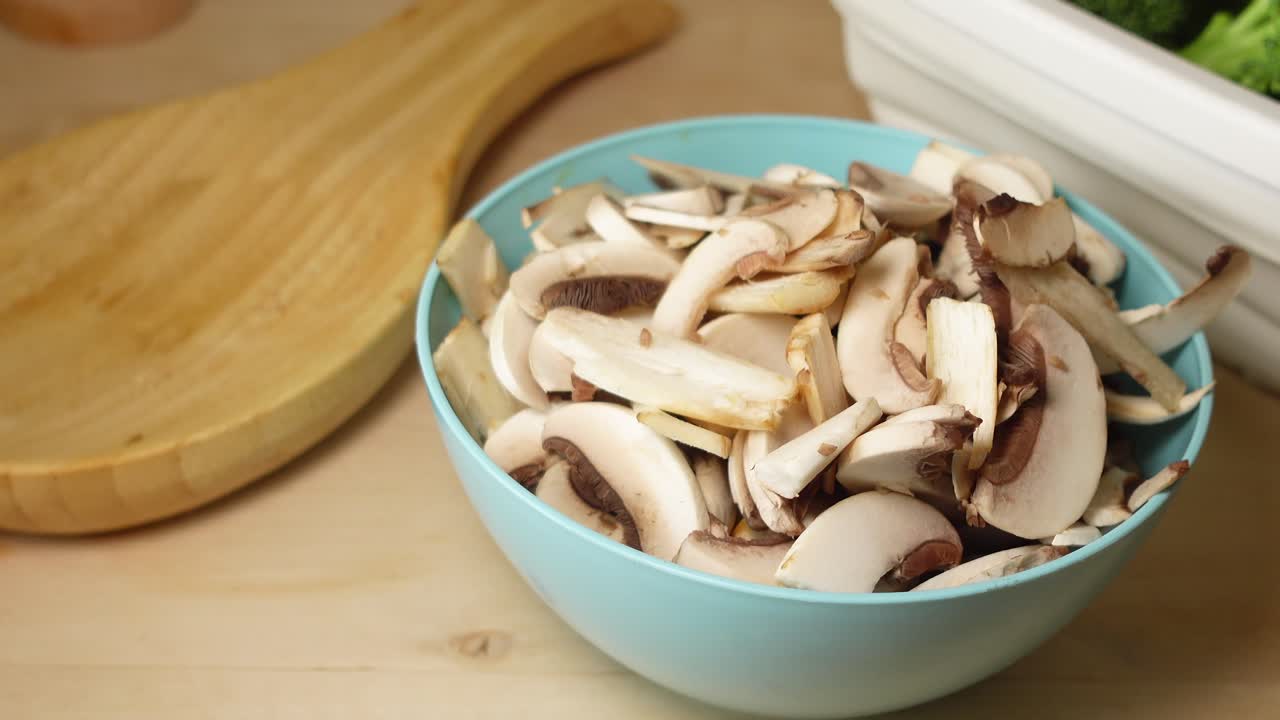 Preparing Sliced Mushrooms for Cooking