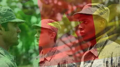 ondeando la bandera de camerún contra un soldado que saluda a su sargento del ejército en el campamento de entrenamiento