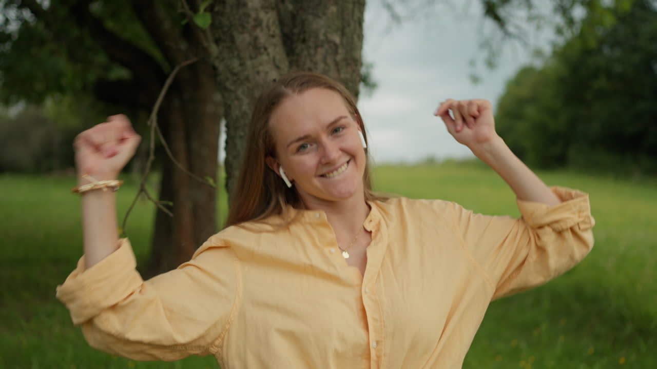 Donna, Danza, interazione, estate, natura