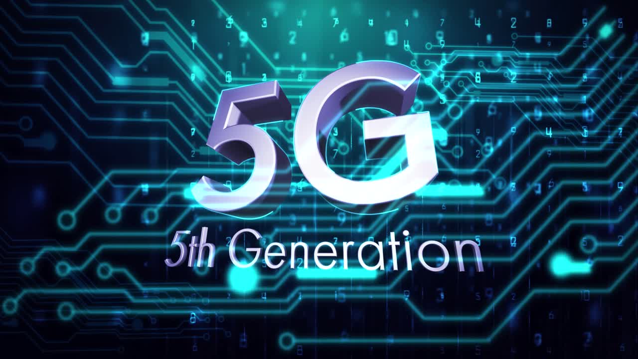빛나는 컴퓨터 회로판 요소 위에 5g 5세대 텍스트의 애니메이션
