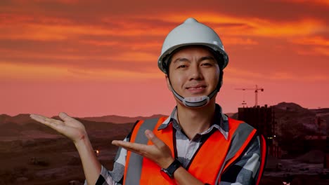 ingeniero de construcción al atardecer.