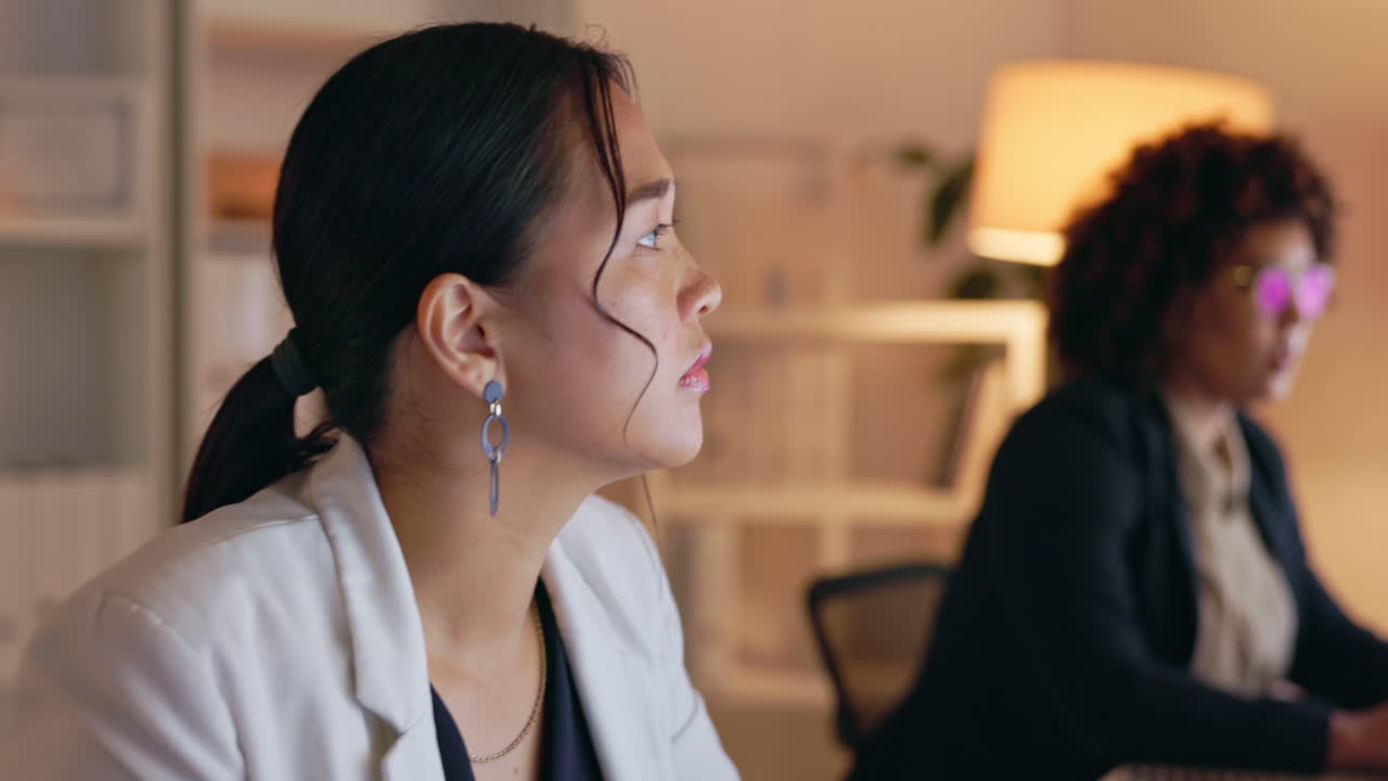 야간 일, 생각 및 사업 여성