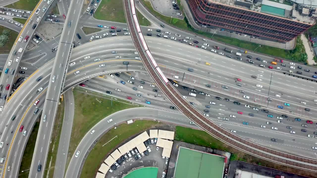 고속도로 교차로 도로의 공중 사진
