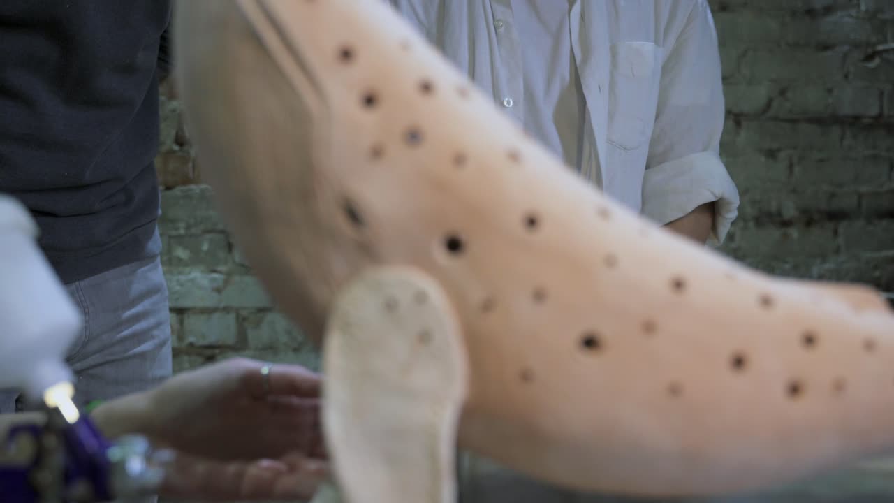 고래 조각의 회화 과정