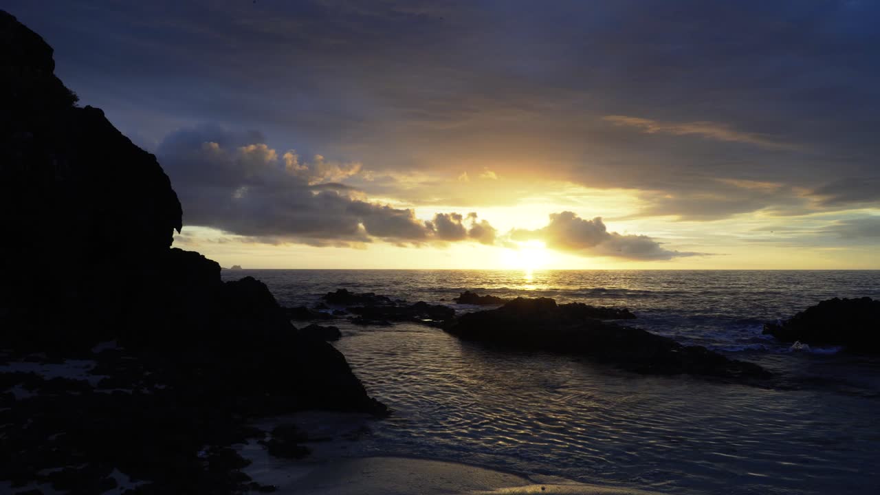 Wonderful Scenery In Fiji Island During Golden Hours - Wide Shot