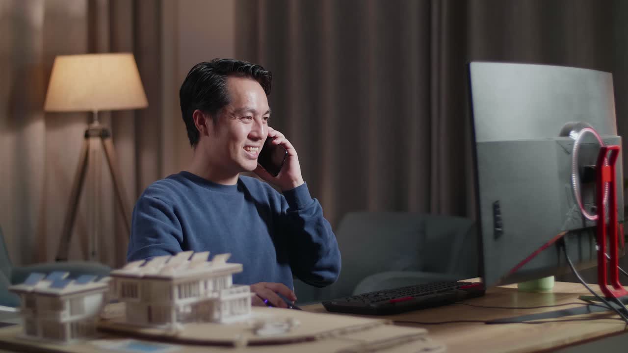 밤에는 집 디자인 프로젝트를 하는 남자