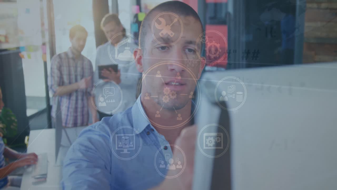 animación del procesamiento de datos sobre diversas personas de negocios en la oficina