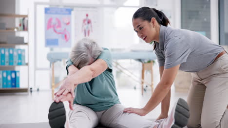 Physiotherapie,-Glückliche-ältere-Frau