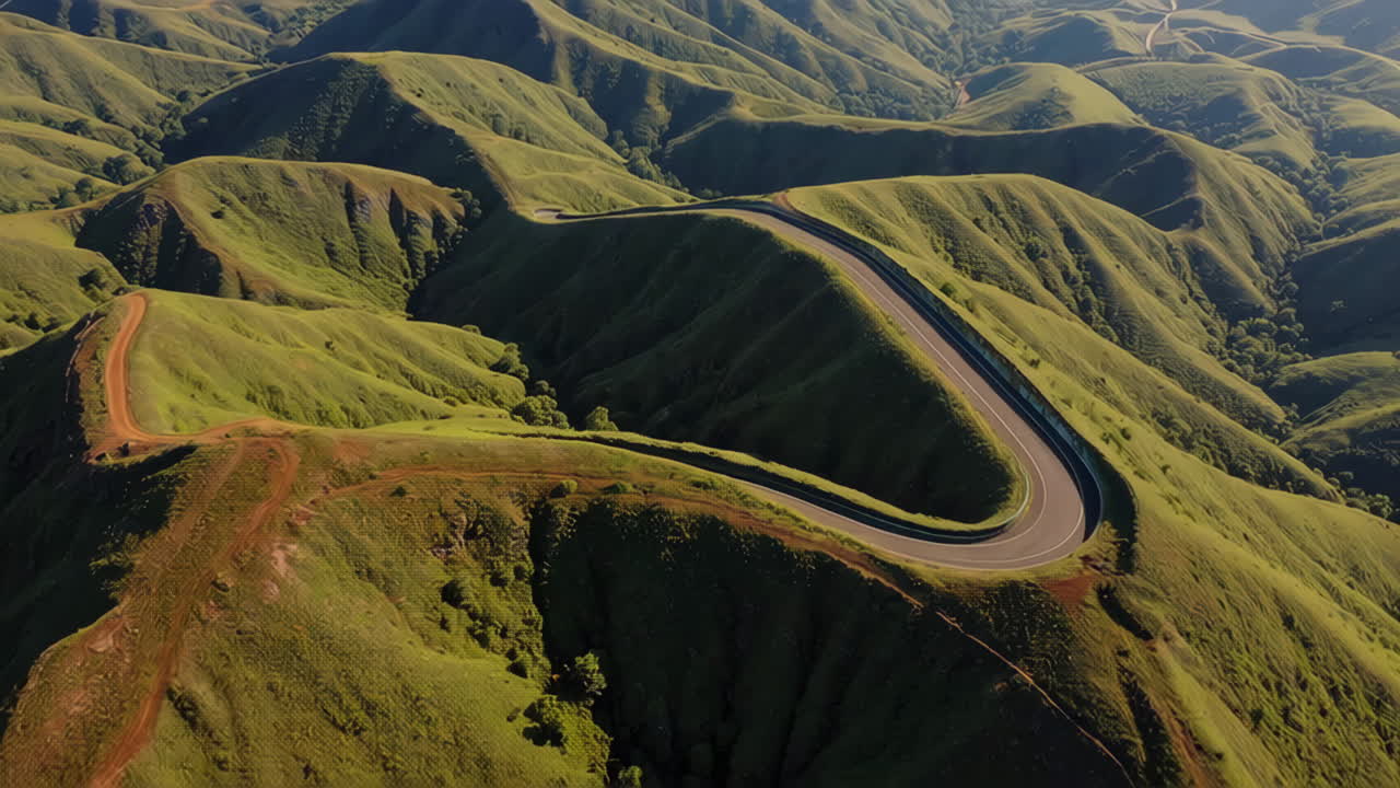 Serpentine Mountain Road in Green Hills