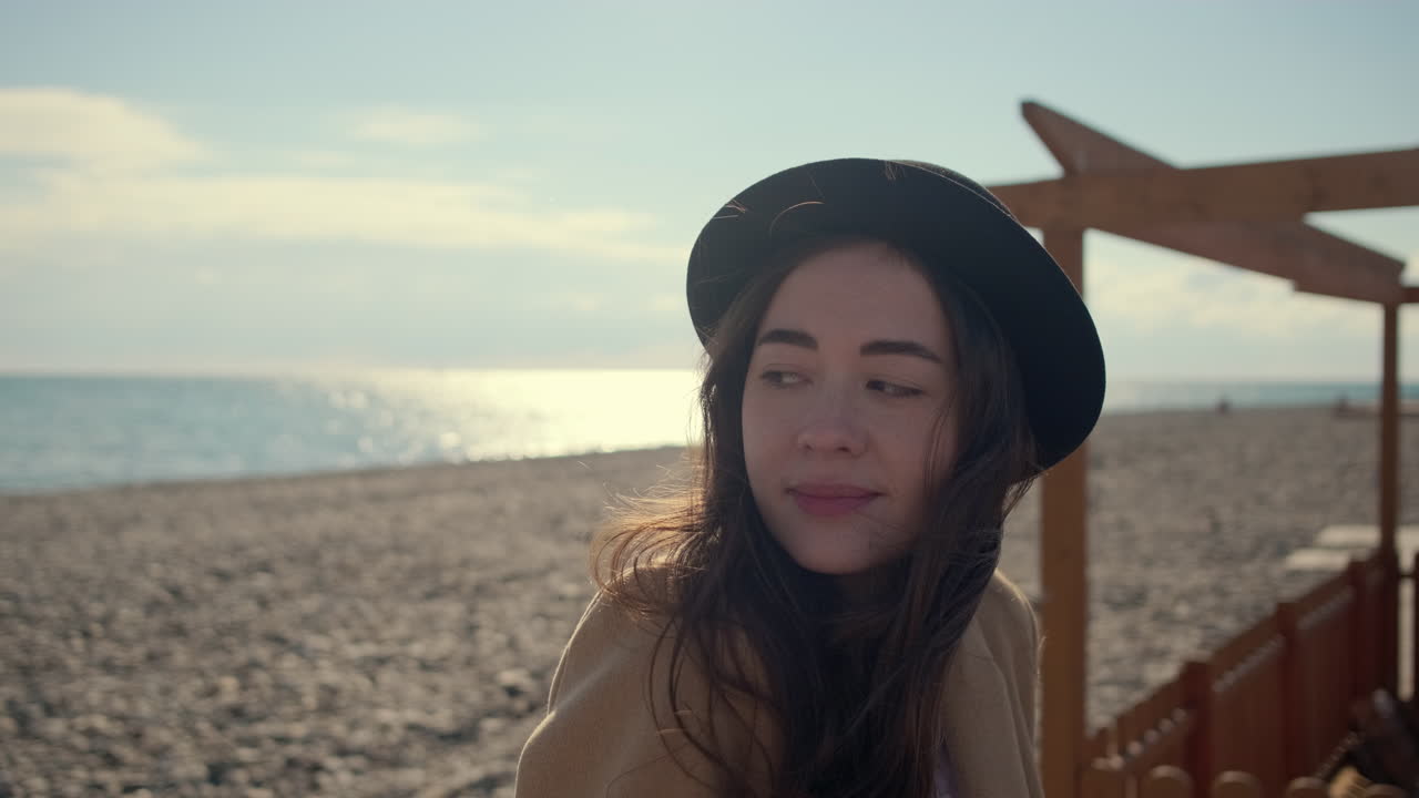 해변에 있는 여자