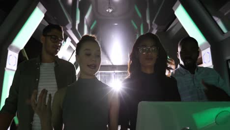 mujeres ejecutivas que usan portátiles 4k