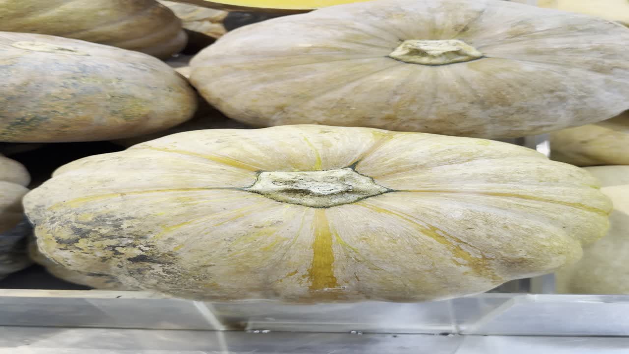 Nahaufnahme: Frischer Kürbis von oben