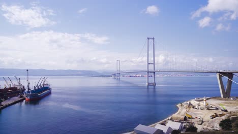 puente del bósforo y puerto de exportación.