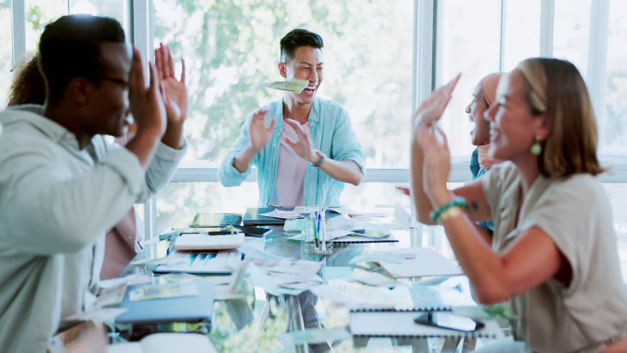 현금, 돈 비와 사업가 와우