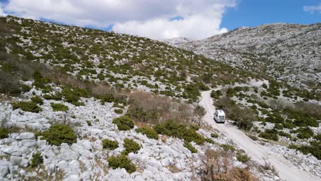 Rv-Van-Life-Off-The-Grid,-Parque-Natural-De-Biokovo,-Croacia