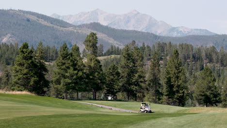 Golf-carts-riding-through-the-Keystone-golf-course-in-Colorado's-Rocky-Mountains