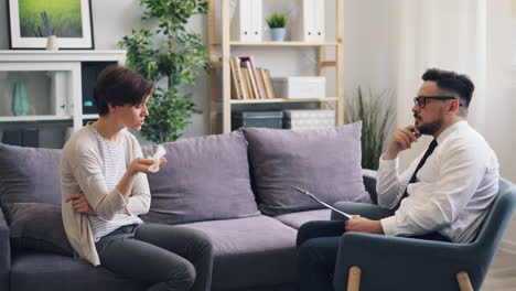 patient and therapist consultation