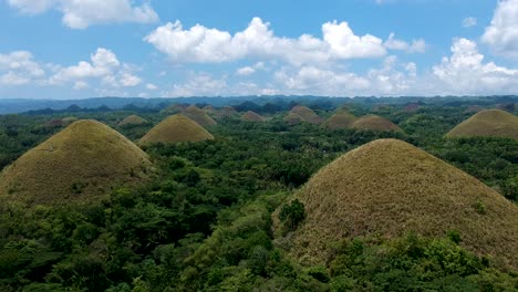 Breite-Antenne-Von-Schokoladenhügeln-Von-Schokoladenhügeln,-Die-Komplex,-Bohol,-Philippinen-Anzeigen