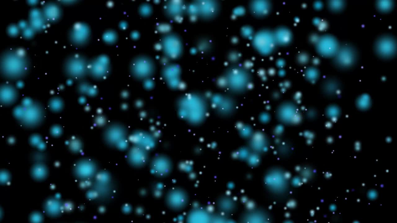 rosado blanco madagáscar periwinkle, periwincle rosa y hierba verde en el jardín