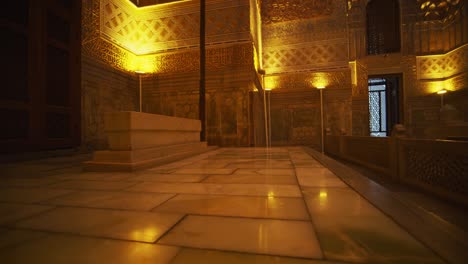 Dentro-De-Samarcanda,-Mausoleo-De-Amir-Temur-Uzbekistán-Construido-En-1404,-Vídeo-36-De-46