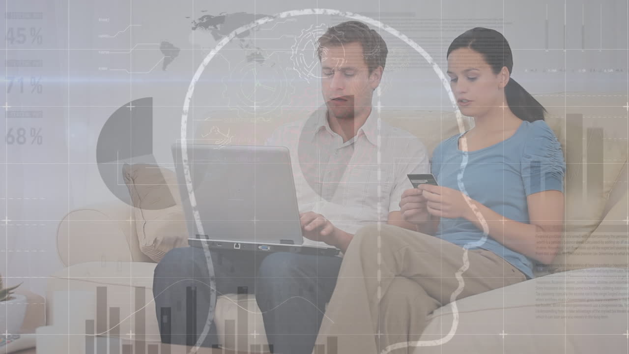 animación del procesamiento de datos financieros sobre la pareja caucásica que paga las facturas