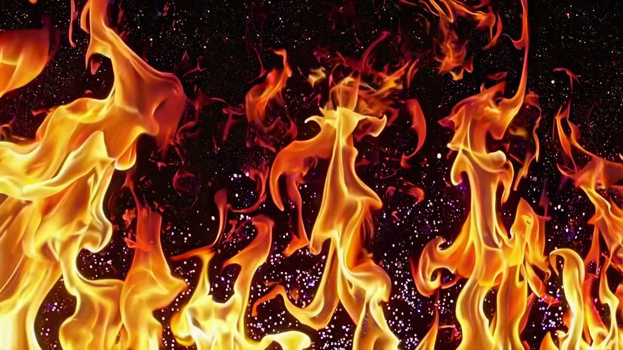 Video dinamico di fiamme intense ripreso da un'angolazione frontale, che mostra un fuoco vivido e vorticoso
