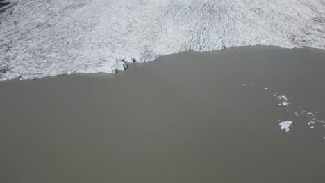 아이슬란드 남부의 바트나요쿨 국립공원 (vatnajökull national park) 의 거대한 빙하의 공중 사진