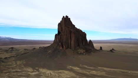 Shiprock,-Monadnock-In-Der-Navajoland-Wüste,-San-Juan-County,-New-Mexico