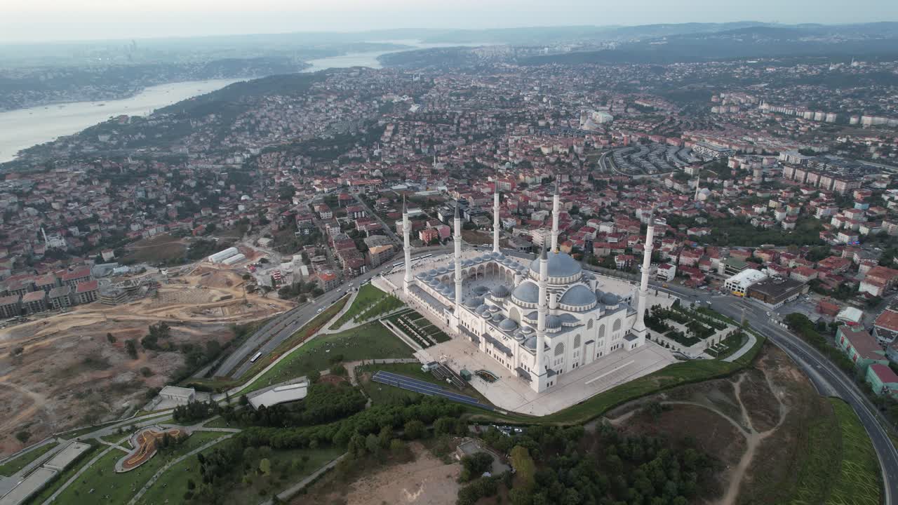 la mezquita de camlica en estambul