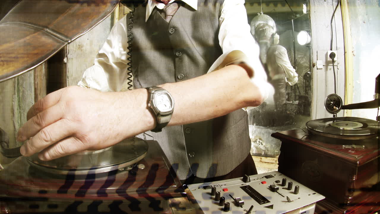 그라모폰을 들고 있는 할아버지 dj