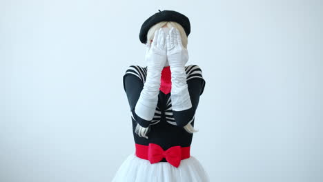 mime artist performance