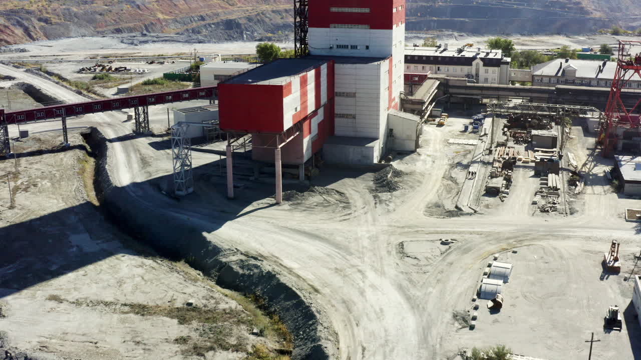 Vista Aerea di un Impianto Minerario