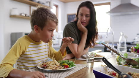 Er-Hat-Einen-Ziemlich-Großen-Appetit